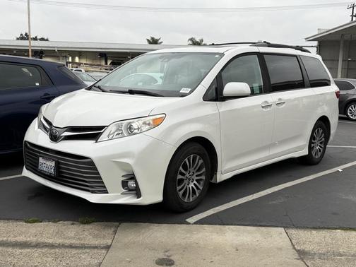 2019 Toyota Sienna XLE
