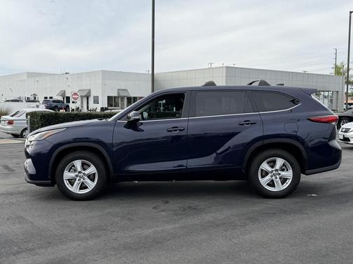 2022 Toyota Highlander L