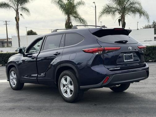 2022 Toyota Highlander L