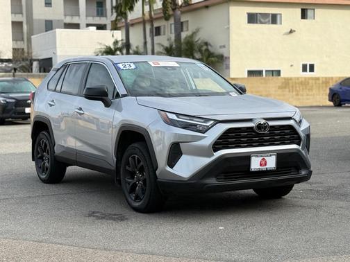 2023 Toyota RAV4 LE
