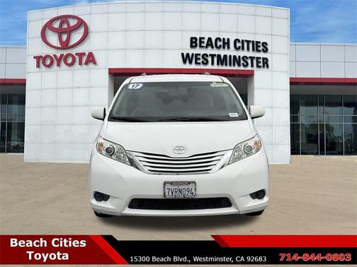 2017 Toyota Sienna LE