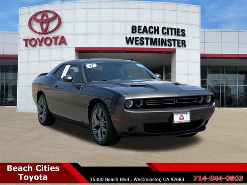 Granite Pearlcoat 2017 Dodge Challenger SXT