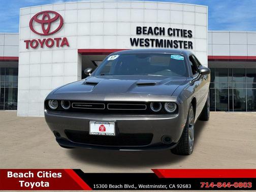 Granite Pearlcoat 2017 Dodge Challenger SXT