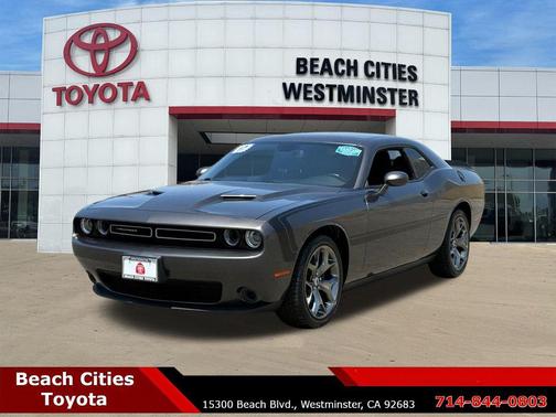 Granite Pearlcoat 2017 Dodge Challenger SXT