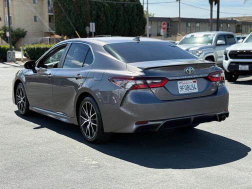 Predawn Gray Mica 2023 Toyota Camry SE