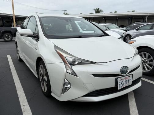 2016 Toyota Prius Four Touring