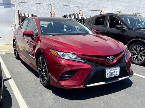 Pearl 2018 Toyota Camry XSE