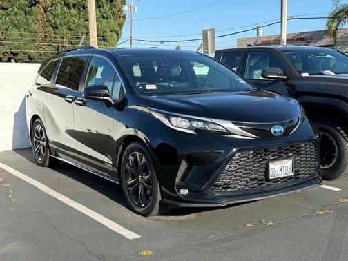 2021 Toyota Sienna XSE 7 Passenger