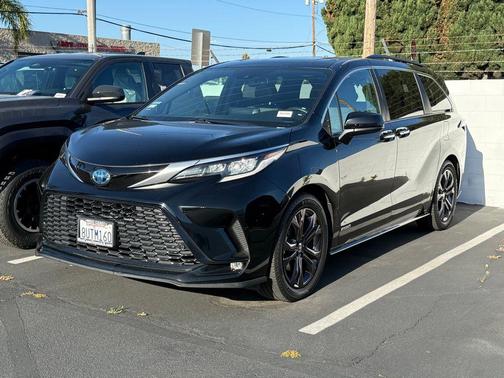2021 Toyota Sienna XSE 7 Passenger