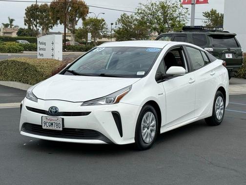 Super White 2020 Toyota Prius LE