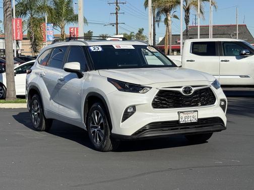 2023 Toyota Highlander XLE
