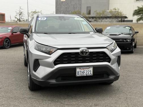 2020 Toyota RAV4 LE