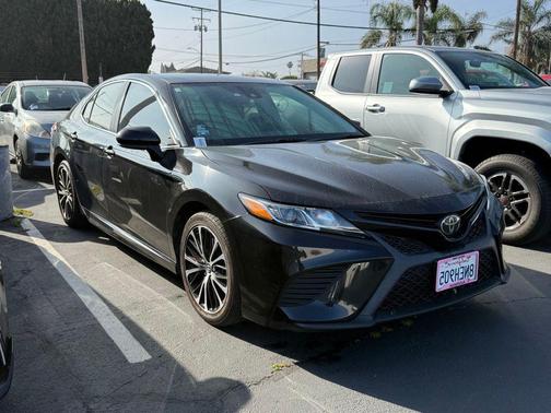 2019 Toyota Camry SE