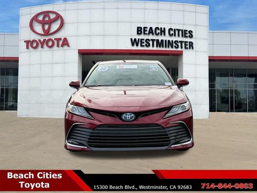 2022 Toyota Camry Hybrid XLE