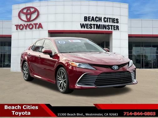 2022 Toyota Camry Hybrid XLE