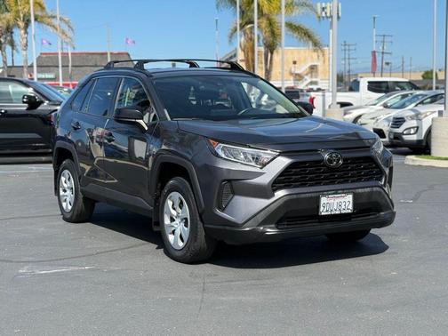 2020 Toyota RAV4 LE