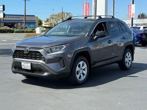 2020 Toyota RAV4 LE