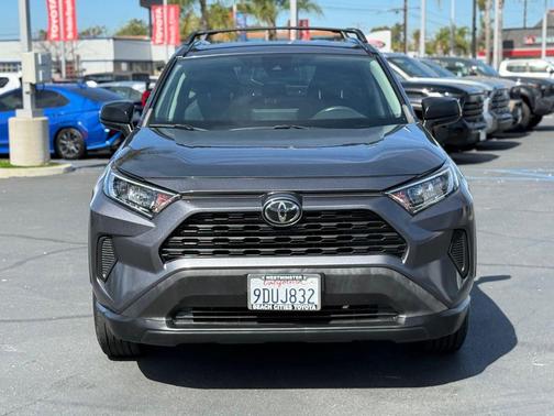 2020 Toyota RAV4 LE
