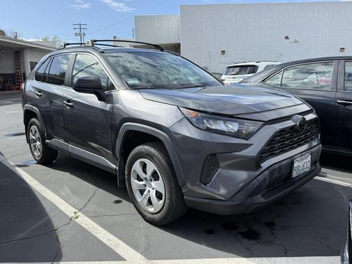 2020 Toyota RAV4 LE
