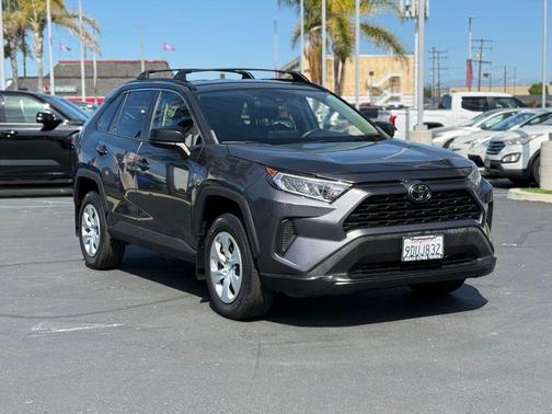 2020 Toyota RAV4 LE