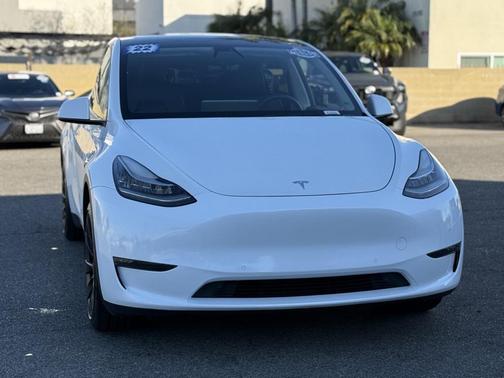 2022 Tesla Model Y Long Range Dual Motor All-Wheel Drive