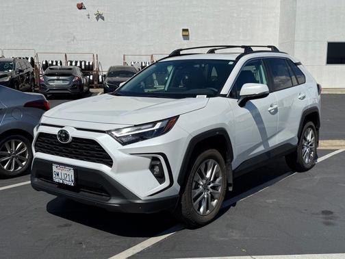 Wind Chill Pearl 2024 Toyota RAV4 XLE Premium