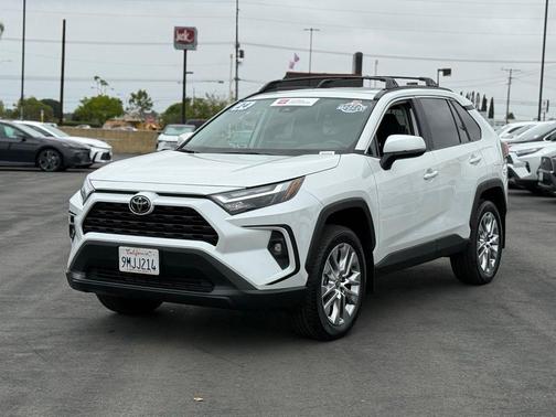 Wind Chill Pearl 2024 Toyota RAV4 XLE Premium