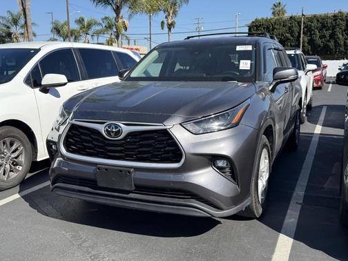 2022 Toyota Highlander LE