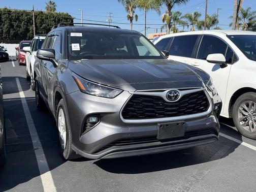 2022 Toyota Highlander LE