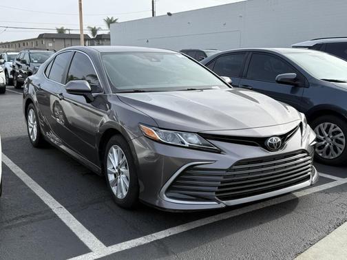 2022 Toyota Camry LE