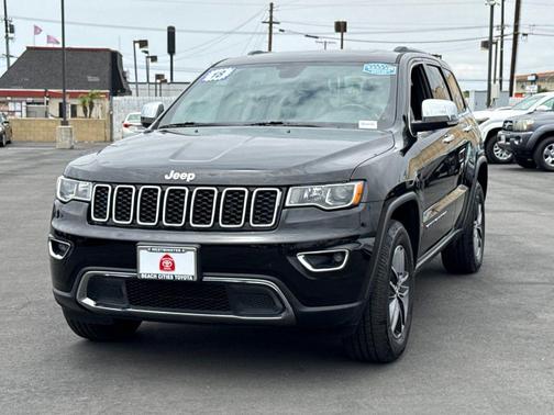 Diamond Black Crystal Pearlcoat 2018 Jeep Grand Cherokee Limited