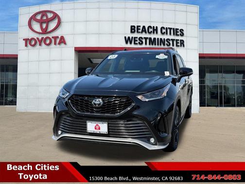 Midnight Black Metallic 2023 Toyota Highlander XSE