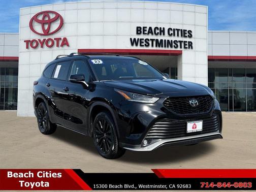 Midnight Black Metallic 2023 Toyota Highlander XSE