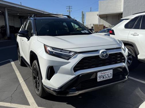 2024 Toyota RAV4 Hybrid SE