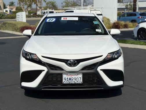 2022 Toyota Camry SE