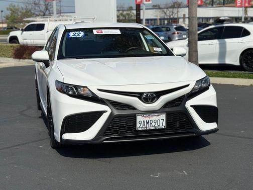 2022 Toyota Camry SE