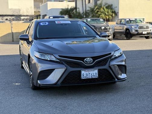 2019 Toyota Camry SE