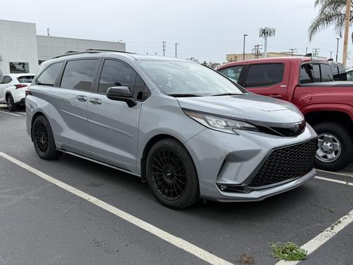 2023 Toyota Sienna XSE 7 Passenger