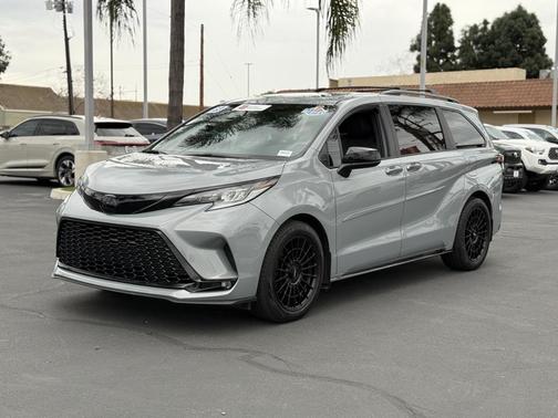 2023 Toyota Sienna XSE 7 Passenger