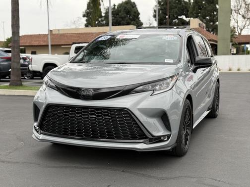 2023 Toyota Sienna XSE 7 Passenger