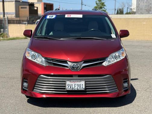 2018 Toyota Sienna XLE