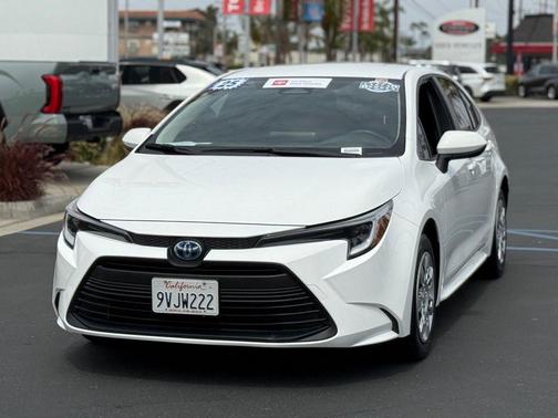 2025 Toyota Corolla Hybrid LE