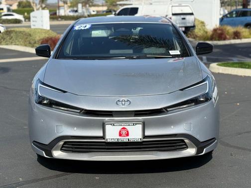 2024 Toyota Prius Prime SE