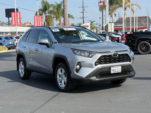 2021 Toyota RAV4 XLE