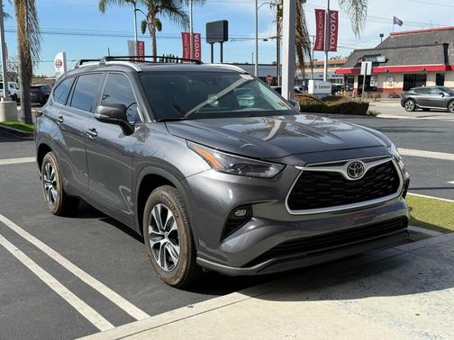 2024 Toyota Highlander XLE