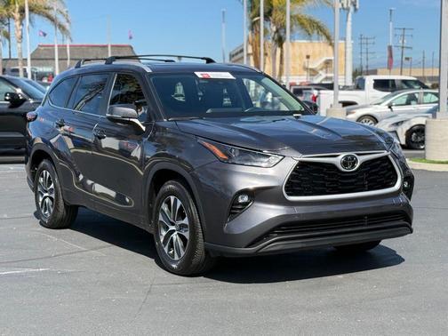 2024 Toyota Highlander XLE