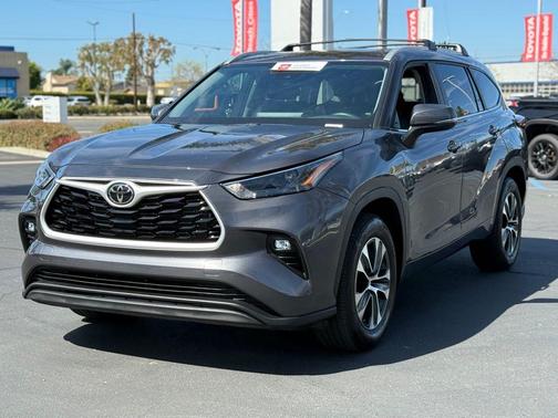 2024 Toyota Highlander XLE