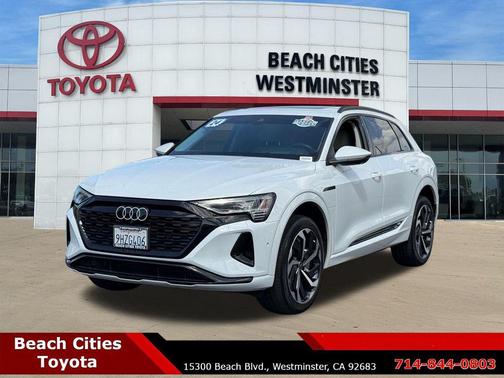 Glacier White Metallic 2024 Audi Q8 e-tron Prestige