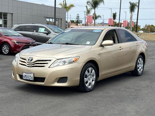 Sandy Beach Metallic 2010 Toyota Camry LE