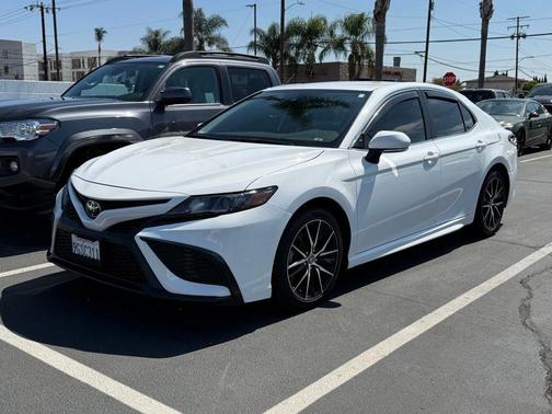 Ice Cap 2023 Toyota Camry SE
